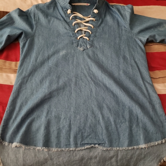 Shirt - Picture 2 of 3